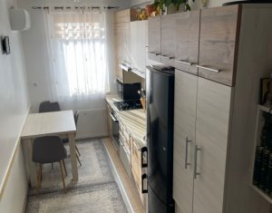 Vanzare apartament 3 camere in Floresti