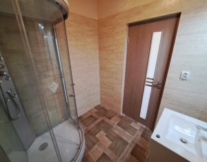 Vanzare apartament 3 camere in Floresti