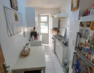 Apartament cu 3 camere, decomandat, boxa la subsol, Manastur