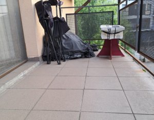 Apartament cu doua camere, pod, parcare inclusa