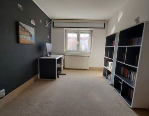 Lakás 4 szobák eladó on Cluj-napoca, Zóna Marasti