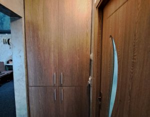 Apartment 3 rooms for sale in Floresti