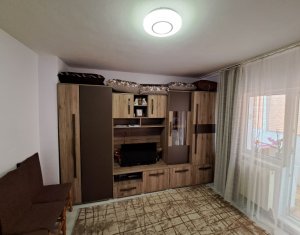 Apartment 3 rooms for sale in Floresti