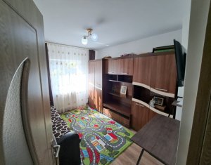 Apartment 3 rooms for sale in Floresti