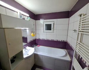 Apartment 3 rooms for sale in Floresti