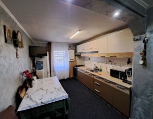 Sale apartment 3 rooms in Floresti