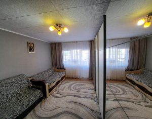 Apartment 3 rooms for sale in Floresti