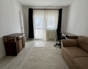 Garsoniera 25 mp, etaj 2/4, centrala proprie, zona Plopilor