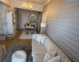 Apartament 3 camere, etaj intermediar, lift, parcare, Floresti