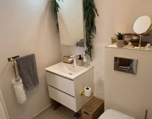 Apartament 3 camere, etaj intermediar, lift, parcare, Floresti
