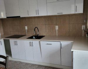 Vanzare apartament 68 mp, 3 camere