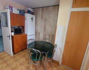 Apartament 4 camere, semicentral, 102 mp, la doar 2700euro/mp