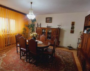Apartament 4 camere, semicentral, 102 mp, la doar 2700euro/mp