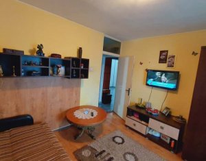 Apartament 4 camere, semicentral, 102 mp, la doar 2700euro/mp