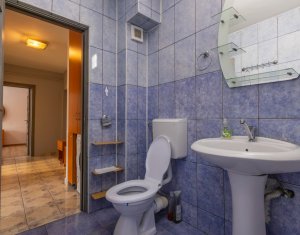 Apartament cu doua camere, decomandat, parcare inclusa,  Floresti, zona centrala