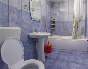 Apartament cu doua camere, decomandat, parcare inclusa,  Floresti, zona centrala