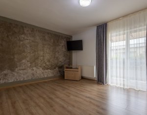 Apartament cu doua camere, decomandat, parcare inclusa,  Floresti, zona centrala