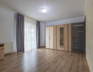 Apartament cu doua camere, decomandat, parcare inclusa,  Floresti, zona centrala
