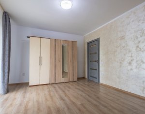 Apartament cu doua camere, decomandat, parcare inclusa,  Floresti, zona centrala