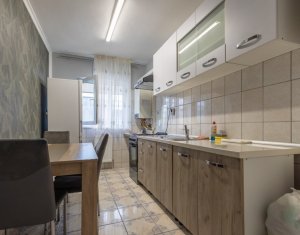 Apartament cu doua camere, decomandat, parcare inclusa,  Floresti, zona centrala
