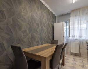 Apartament cu doua camere, decomandat, parcare inclusa,  Floresti, zona centrala