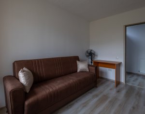 Apartament cu 3 camere, boxa si parcare la subsol + parcare exterioara, Floresti