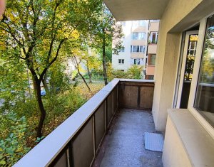 Appartement 4 chambres à vendre dans Cluj-napoca, zone Manastur