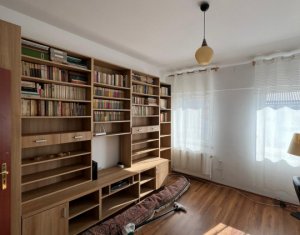 Apartament 4 camere de vanzare in Cluj-napoca, zona Centru