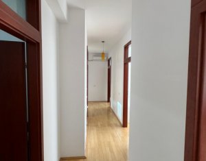 Apartament 4 camere de vanzare in Cluj-napoca, zona Centru