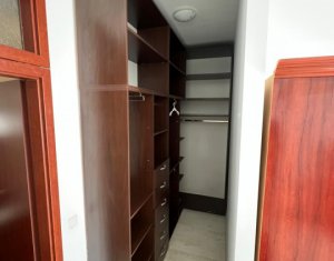 Apartament 4 camere de vanzare in Cluj-napoca, zona Centru