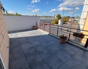 Apartament 4 camere de vanzare in Cluj-napoca, zona Centru