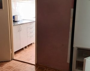 De vanzare apartament cu 3 camere zona Academia de Muzica