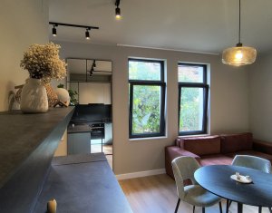 Apartament 2 camere la casa cu gradina si 2 locuri parcare