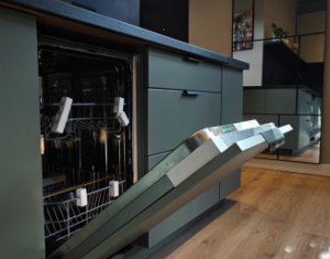 Apartament 2 camere la casa cu gradina si 2 locuri parcare