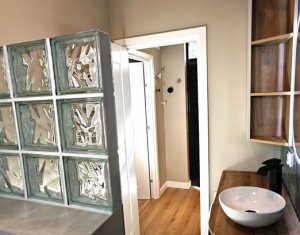 Apartament 2 camere la casa cu gradina si 2 locuri parcare