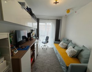 Apartament cu 3 camere, modern, etaj intermediar, parcare