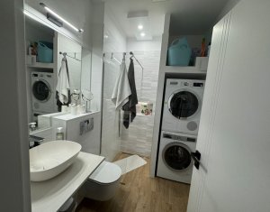 Apartament cu 3 camere, modern, etaj intermediar, parcare