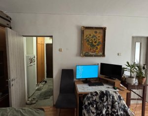 Garsoniera de vanzare in Plopilor, centrala proprie, zona Parcul Rozelor