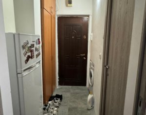 Garsoniera de vanzare in Plopilor, centrala proprie, zona Parcul Rozelor