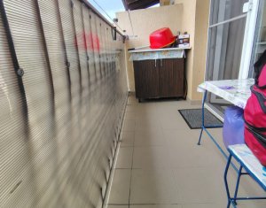 Lakás 3 szobák eladó on Floresti