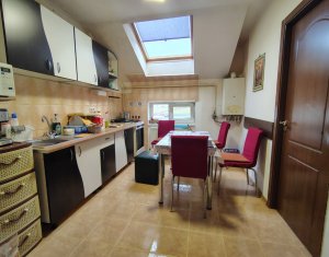 Lakás 3 szobák eladó on Floresti