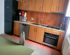 Apartment 3 rooms for sale in Floresti