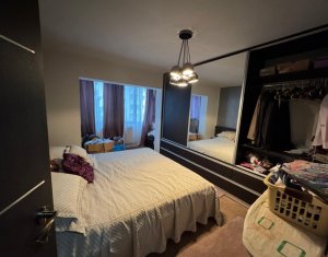 Appartement 3 chambres à vendre dans Cluj-napoca, zone Intre Lacuri