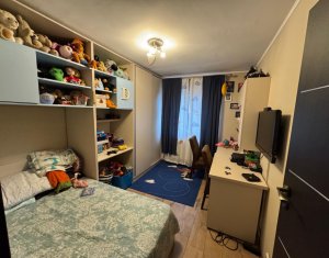 Appartement 3 chambres à vendre dans Cluj-napoca, zone Intre Lacuri