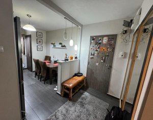 Appartement 3 chambres à vendre dans Cluj-napoca, zone Intre Lacuri