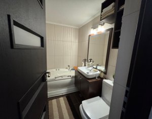 Appartement 3 chambres à vendre dans Cluj-napoca, zone Intre Lacuri