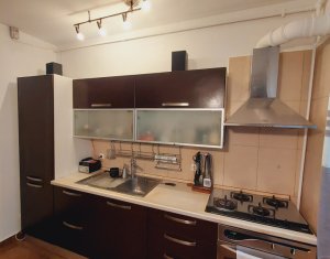 Appartement 3 chambres à vendre dans Cluj-napoca, zone Plopilor