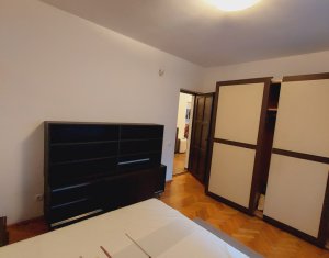 Appartement 3 chambres à vendre dans Cluj-napoca, zone Plopilor