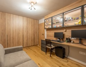 Apartment 4 rooms for sale in Cluj-napoca, zone Manastur