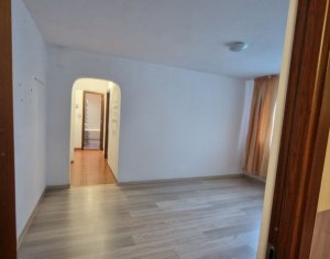 Apartment 3 camere in Manastur, zona Gurghiu